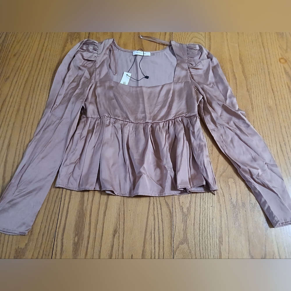 Mustard Seed NWT Women's Long Sleeve Blouse - Champagne Color. Size S